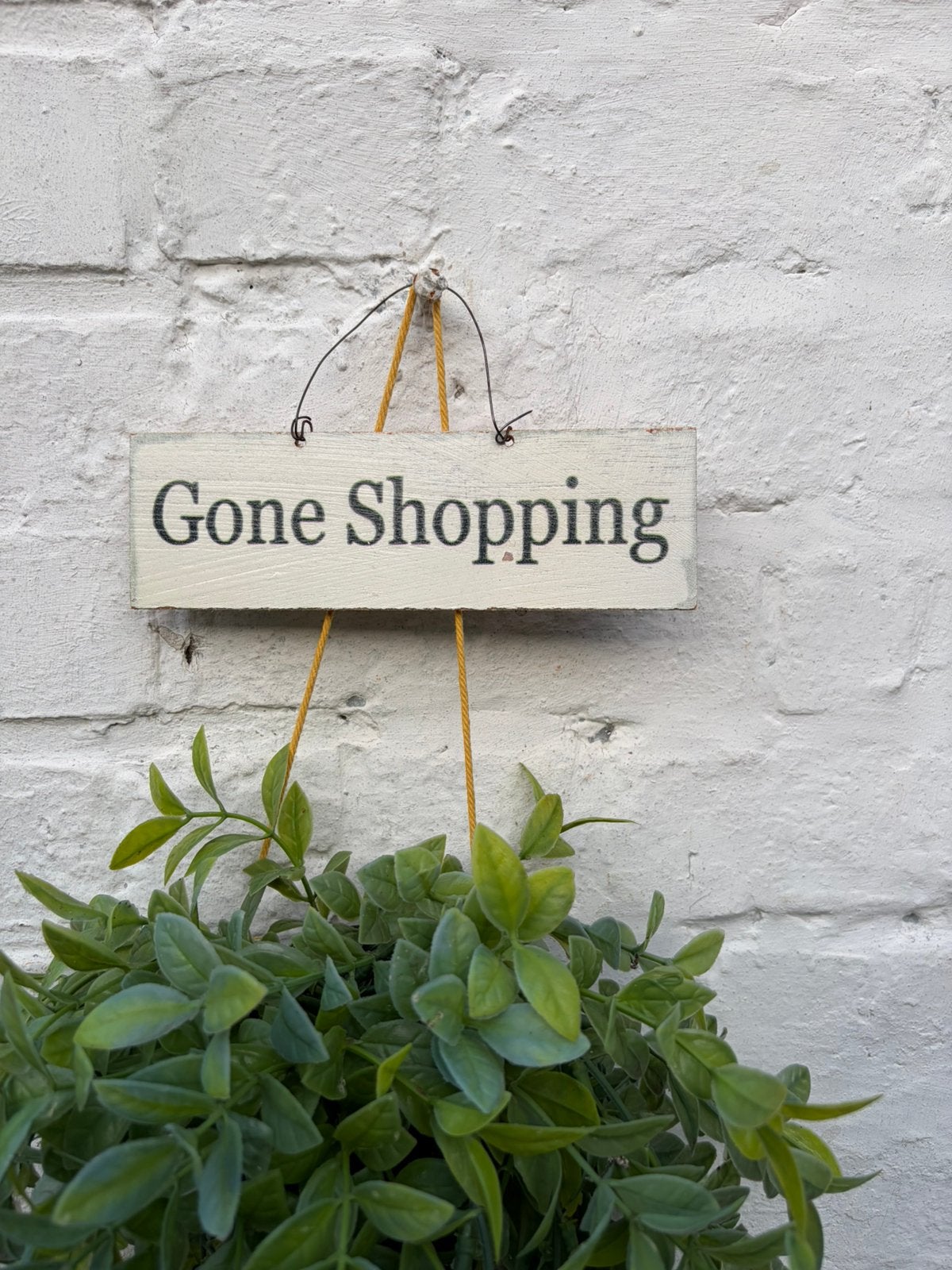Panneau en bois : « Gone Shopping », Antiquités & Art, Enlèvement ou Envoi