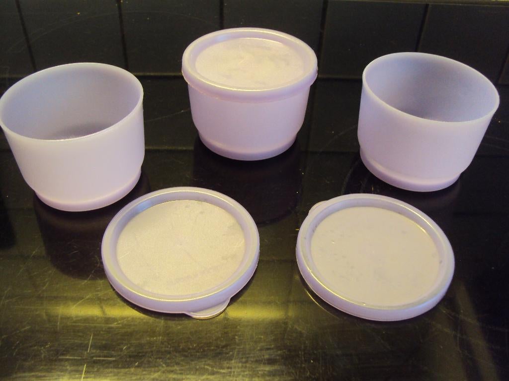 Tupperware, set van 3 kleine lila-kleurige potjes, Ophalen of Verzenden