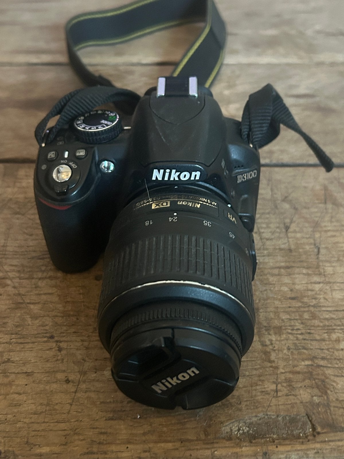 Nikon D3100 met de Nikon AF-S DX 18-55mm f/3.5-5.6G VR lens, Enlèvement ou Envoi, Comme neuf, Nikon