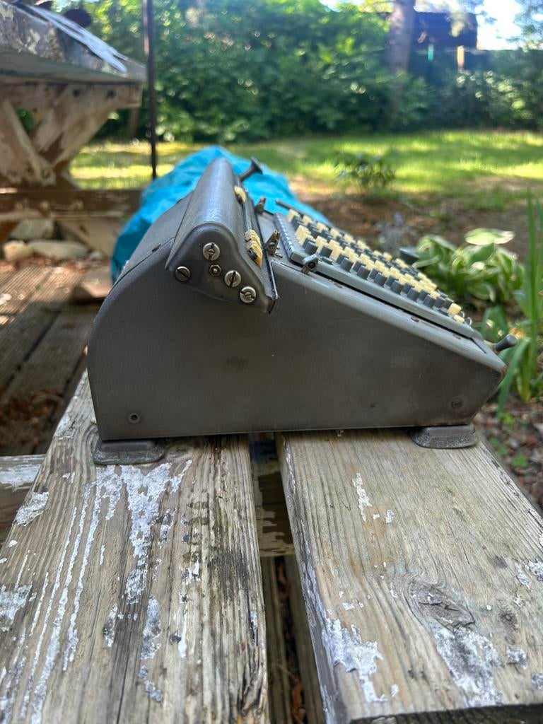 Monroe calculator, Ophalen