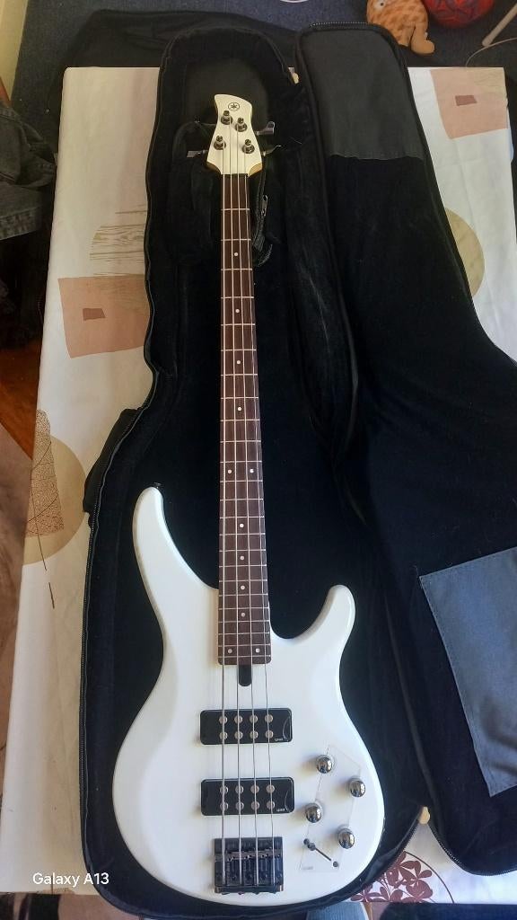 Pack Bass Yamaha Tbrx304 ampli Fender Rumble 25, Enlèvement, Comme neuf, Électrique