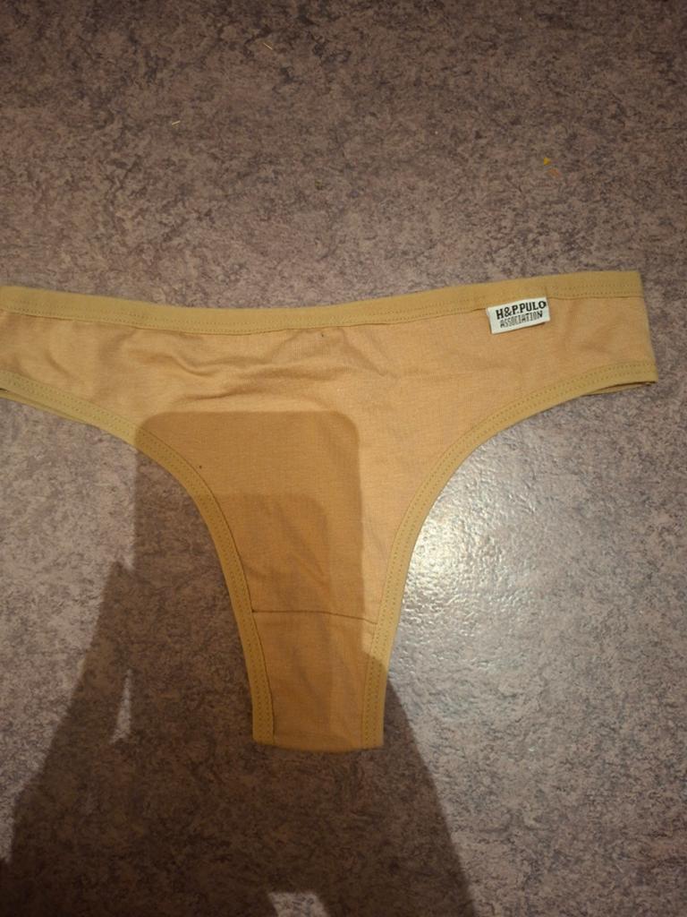 Beige slip, Verzenden