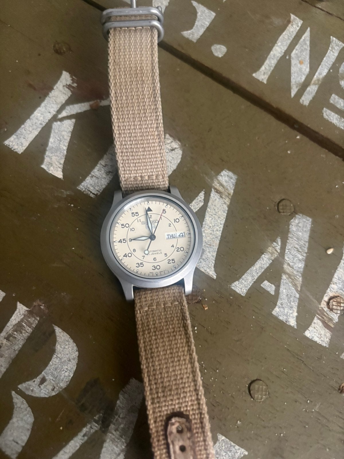 Montre Seiko SNK803, Bijoux, Sacs & Beauté, Montres | Hommes, Enlèvement ou Envoi, Seiko