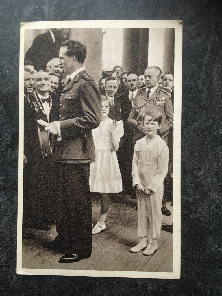 carte postale Le roi Léopold accueille les ouvriers à Laeken, Enlèvement ou Envoi