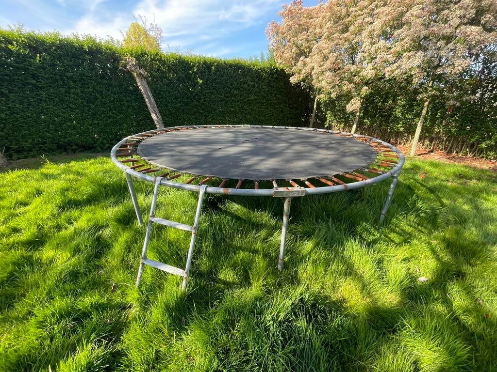 Gratis trampoline, Ophalen, Zo goed als nieuw