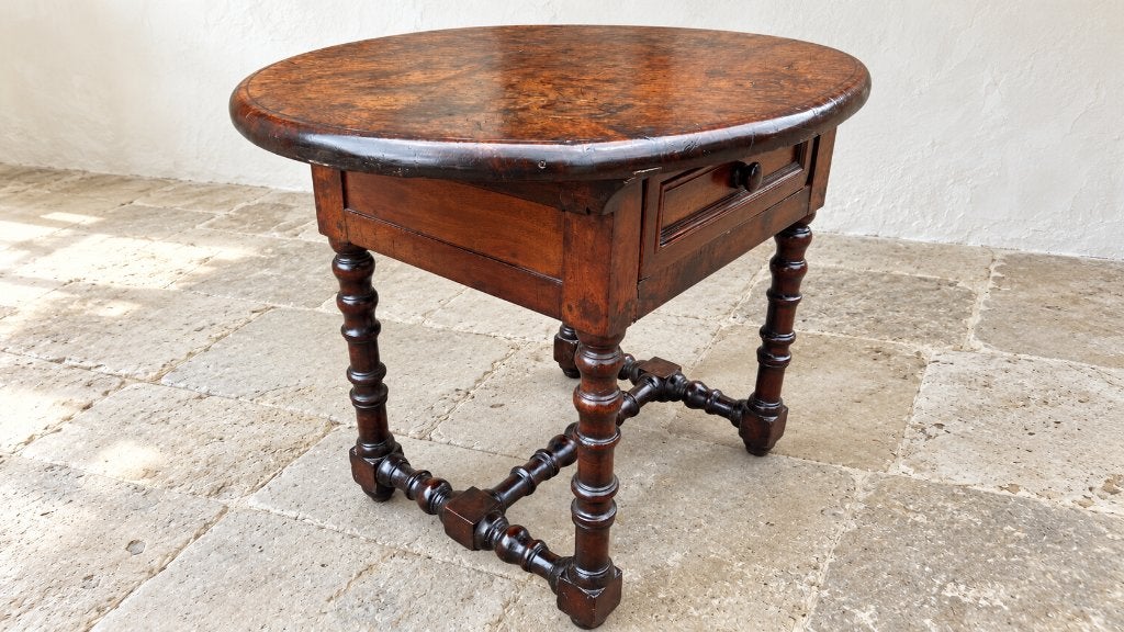 Table noyer massif début 1600, Antiquités & Art, Enlèvement ou Envoi