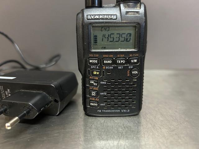 Portable VHF/UHF double bande Yaesu VX-3, Télécoms, Émetteurs & Récepteurs, Utilisé, Émetteur et Récepteur, Enlèvement ou Envoi