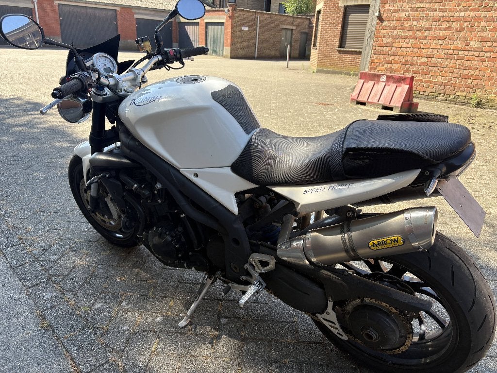 Speed triple 2010 compleet ( motor zonder olie gedraaid)!