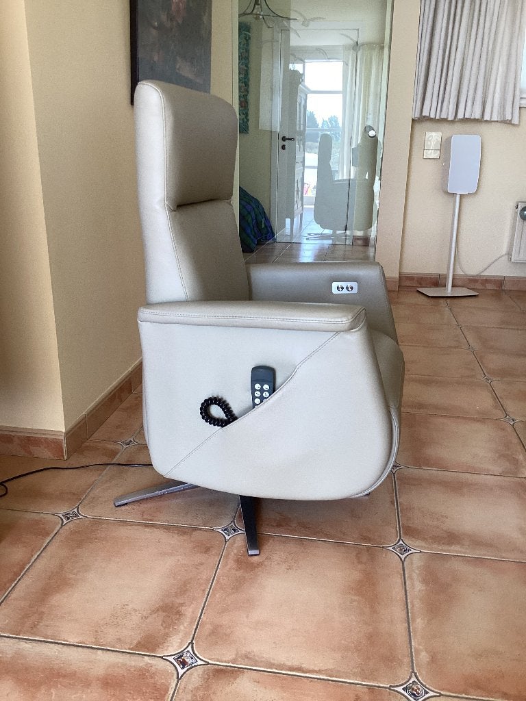 Luxe sta-op stoel Prominent SMAL(3 motoren)als nieuw, Huis en Inrichting, Ophalen, Zo goed als nieuw, Leer, Revilax Medilax hukla zero gravity