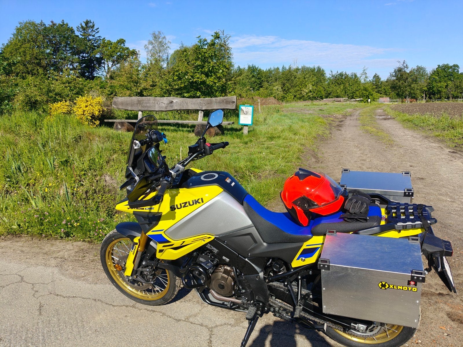 Suzuki v strom DL 1050 DE vaste prijs. Met topkoffer + zijko, Motoren, Particulier, Cruise Control