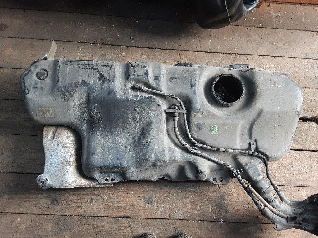 RESERVOIR CARBURANT Volkswagen Polo III (6N2) (6N0201086), Volkswagen, Volkswagen AG, Utilisé, Kundenbetreuung@volkswagen.de
