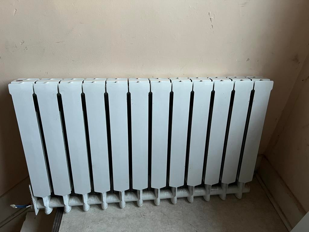 WARMTECH 2000W radiator voor vloeibare inertie, Doe-het-zelf en Bouw, Verwarming en Radiatoren, Ophalen, Zo goed als nieuw, Radiator