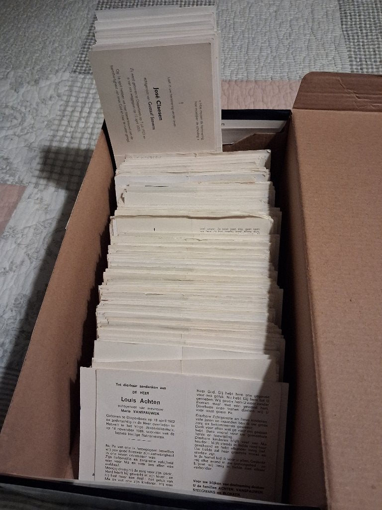 Rouwprentjes DIEPENBEEK 725 Stuks, Enlèvement ou Envoi, Image pieuse