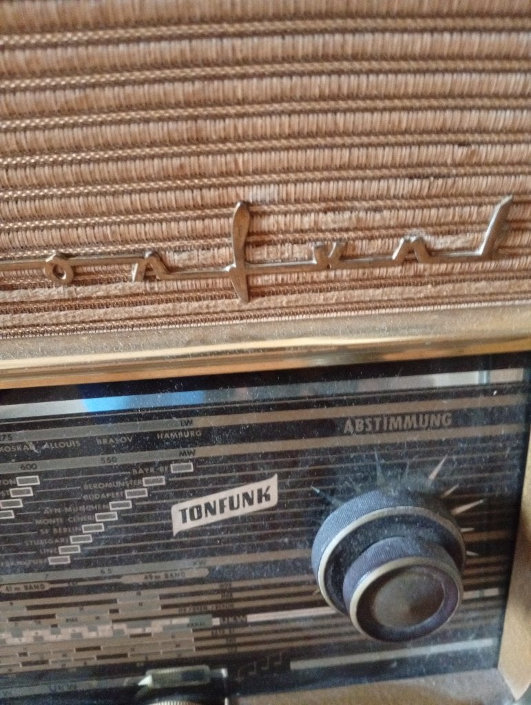 Tonfunk buizenradio, Ophalen