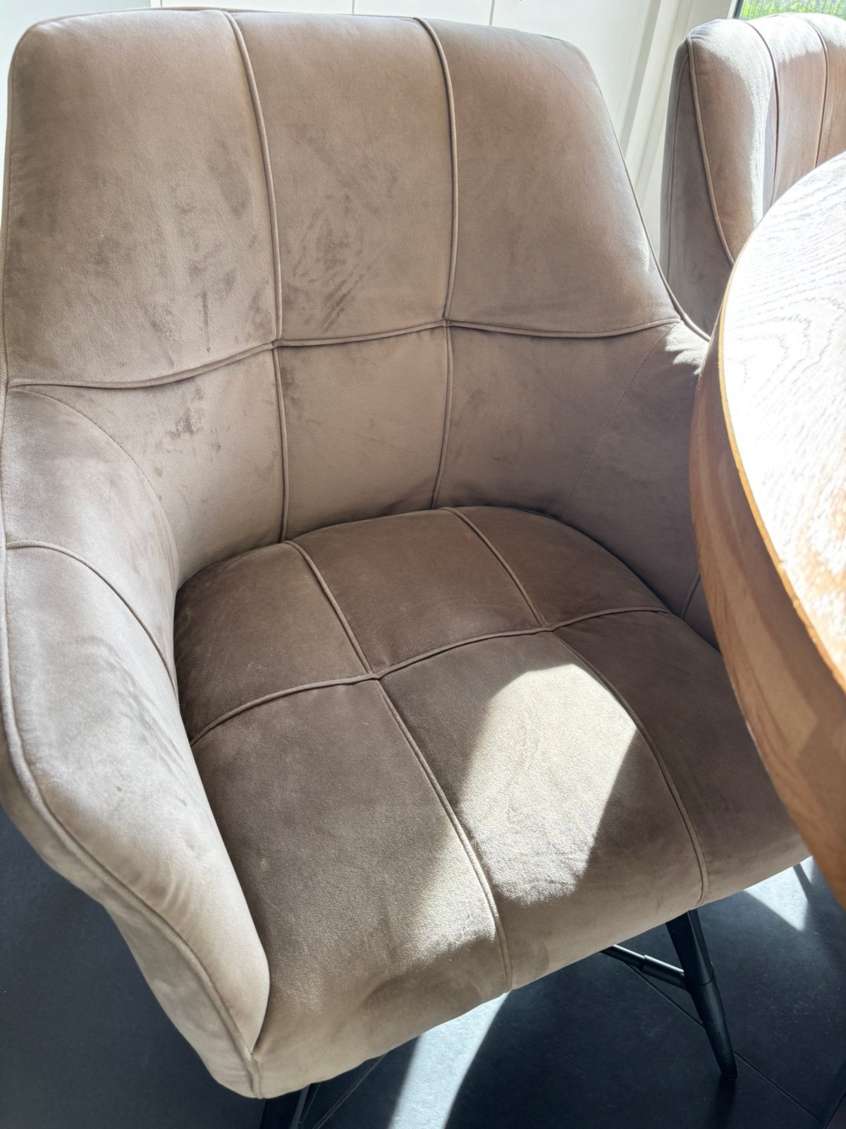 Moderne eettafel met 6 stoelen – uitstekende staat, Huis en Inrichting, Fauteuils, Zo goed als nieuw, Ophalen