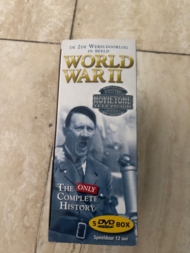 DVD box ‘World War II’, Cd's en Dvd's, Dvd's | Documentaire en Educatief, Ophalen, Zo goed als nieuw, Oorlog of Misdaad
