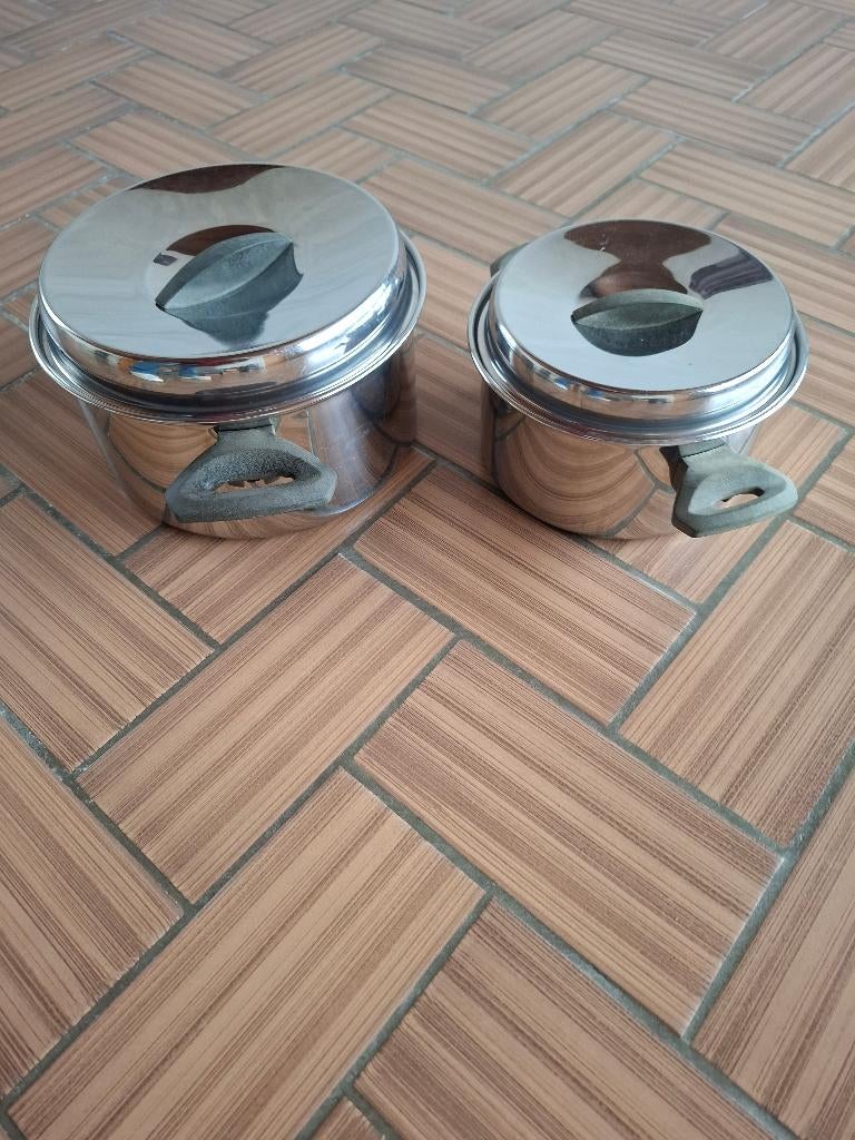 Twee kookpotten. Niet voor inductie., Huis en Inrichting, Ophalen, Inox