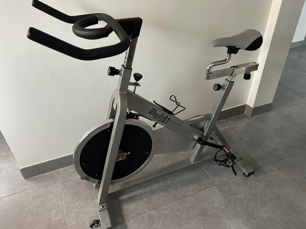 Vélo de spinning, Vélo de spinning, Jambes, Enlèvement, Utilisé