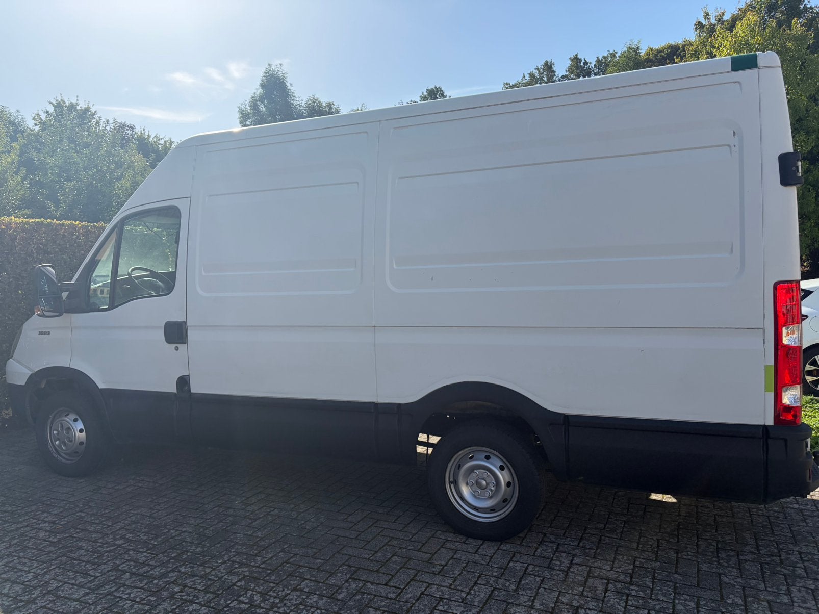Iveco dayli avec papier rose