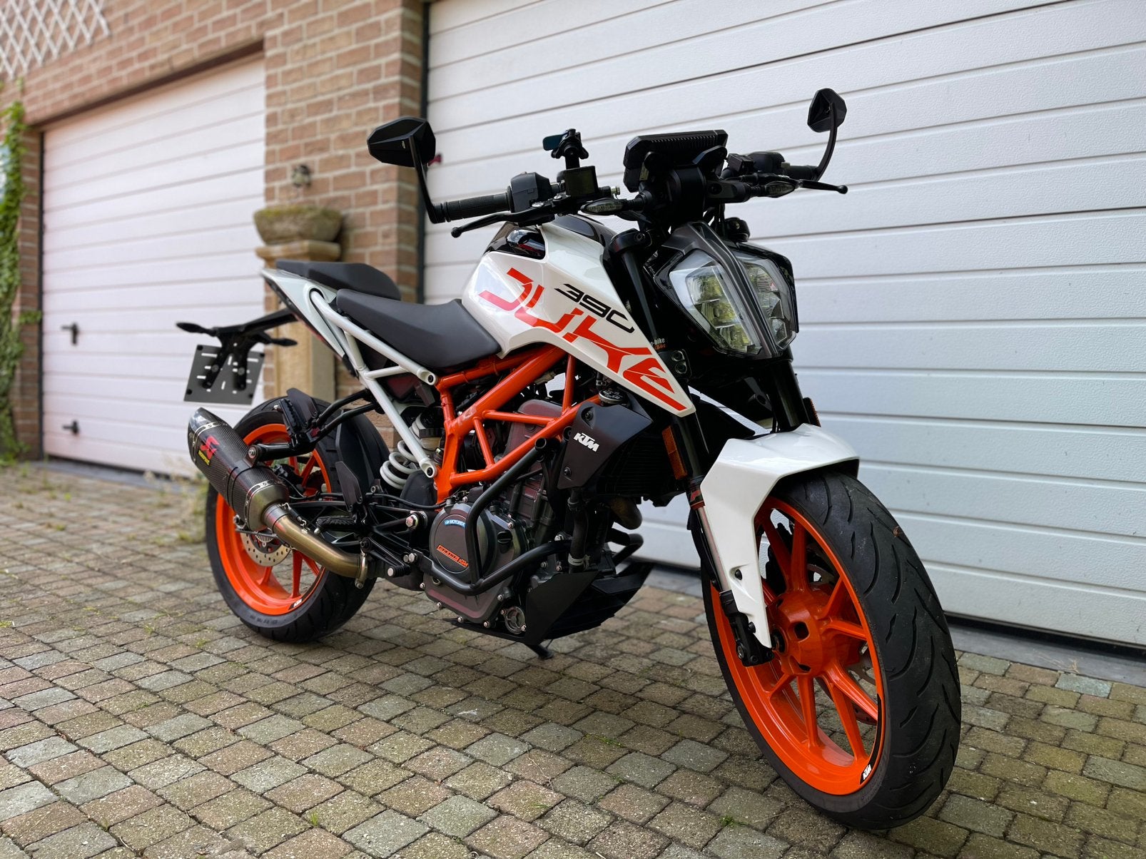 KTM Duke 390 2020 – 7700 km –  Entretien KTM – Akrapovic, Motos, Motos | KTM, Occasion, Particulier, Permis Moto A2 minimum, Éclairage LED