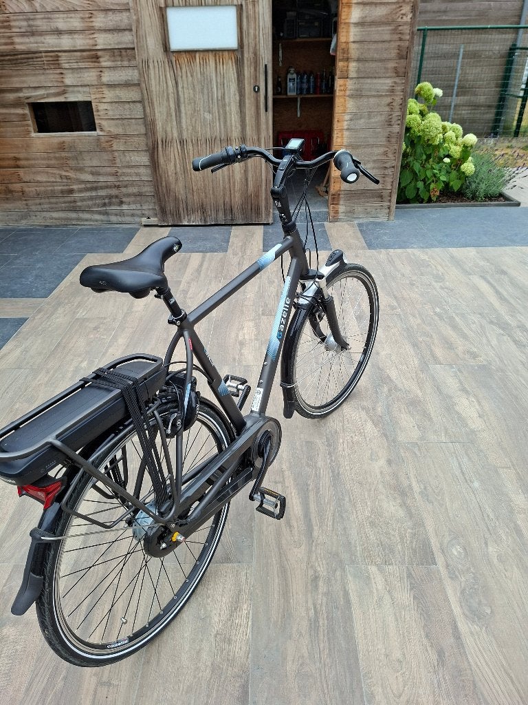 Elektrische fiets, Fietsen en Brommers, Elektrische fietsen, Ophalen, Zo goed als nieuw, 59 cm of meer, 50 km per accu of meer