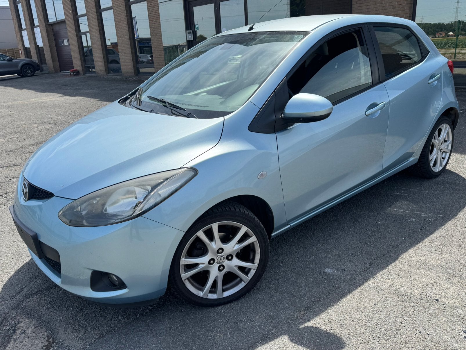 Mazda 2 1.3 essence lez ok Airco, Autos, Mazda, Achat, Entreprise, Boîte manuelle, 1349 cm³