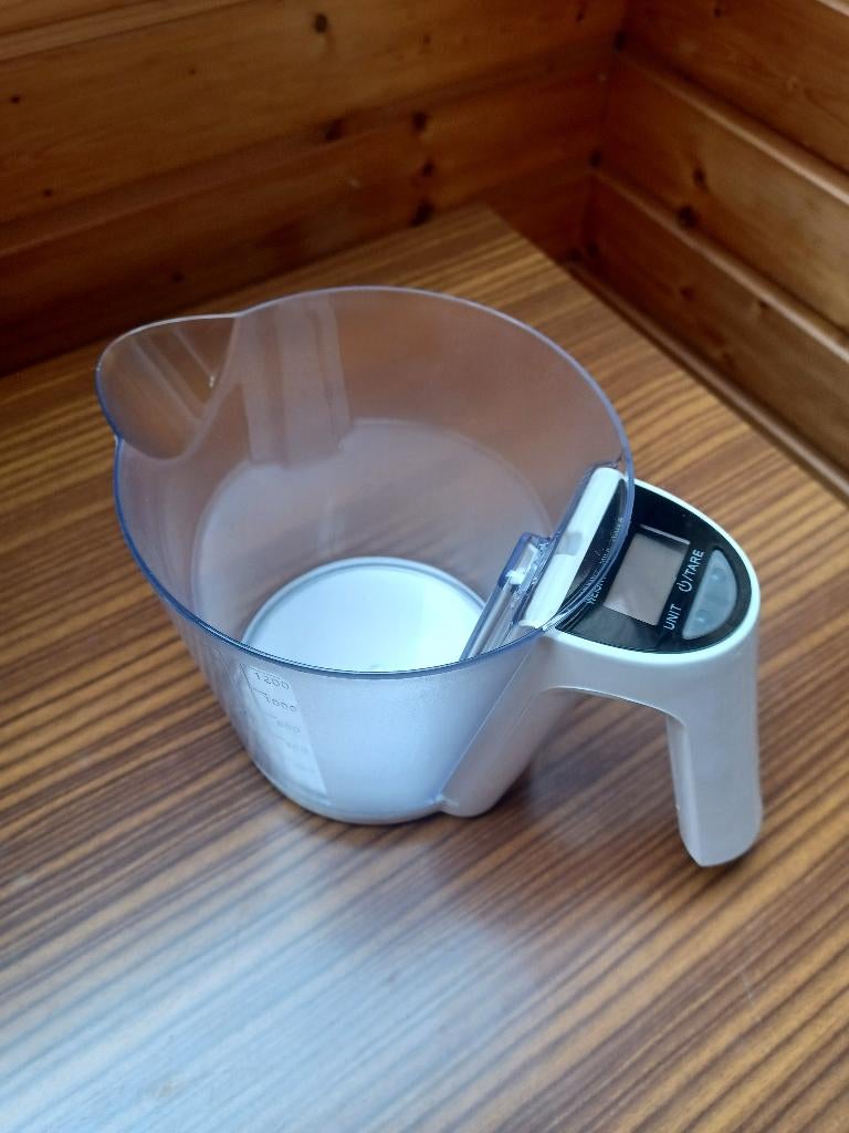 Keukenweegschaal met maatbeker 1200ml., Ophalen, Nieuw, Keukenweegschaal, Digitaal