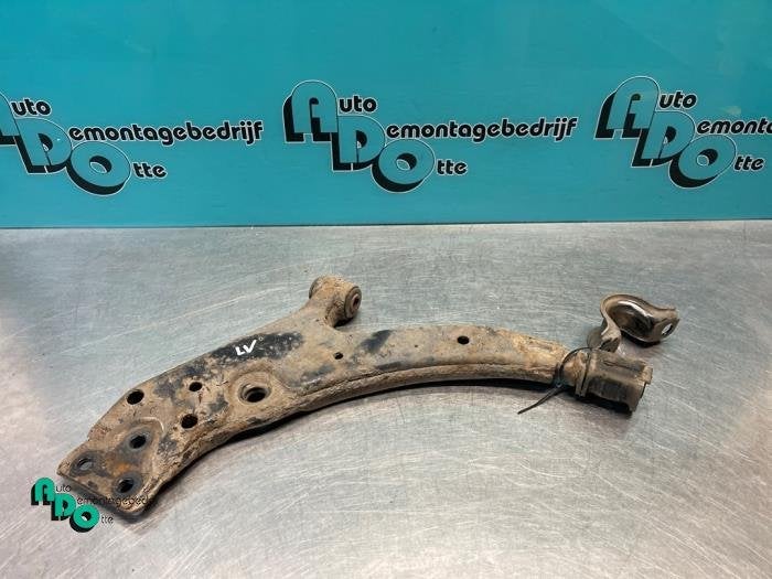 Bras de suspension avant gauche d'un Toyota Starlet (Starlet, -, 3 mois de garantie, Toyota, Utilisé