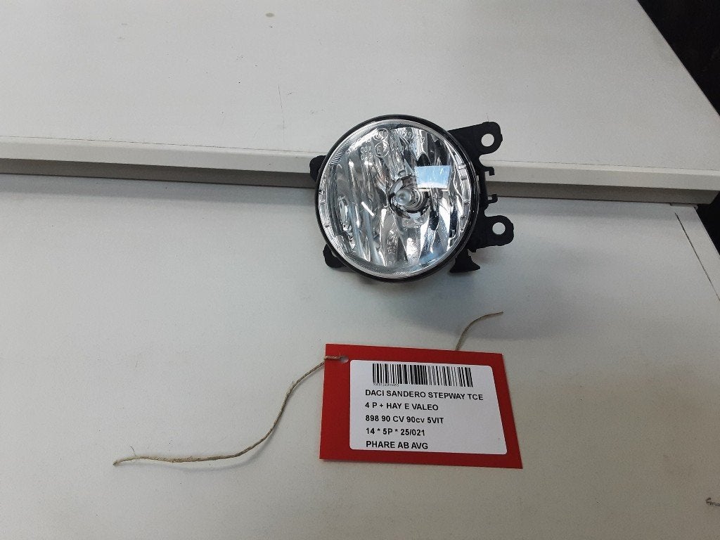 ANTI BROUILLARD AVANT GAUCHE Dacia Sandero II (261500097R), Dacia, Renault Deutschland AG, Utilisé, Peter-Huppertz-Straße 5
51063  Köln, DE