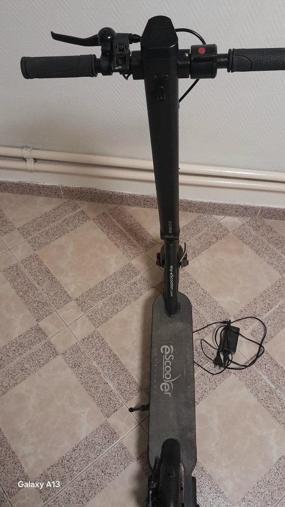 Ecool elektrische scooter — Te repareren/voor onderdelen, Fietsen en Brommers, Ophalen, Gebruikt, Elektrische step (E-scooter)
