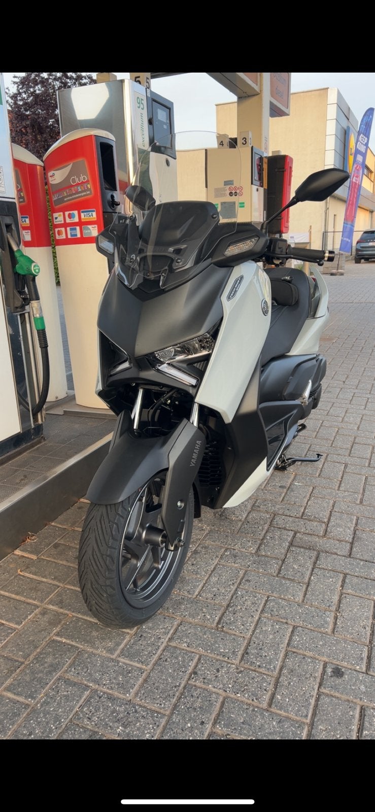 Yamaha xmax 125 tech max ceramic grey, Vélos & Vélomoteurs, Scooters | Yamaha, Neuf, Autres modèles, 125 cm³, Enlèvement