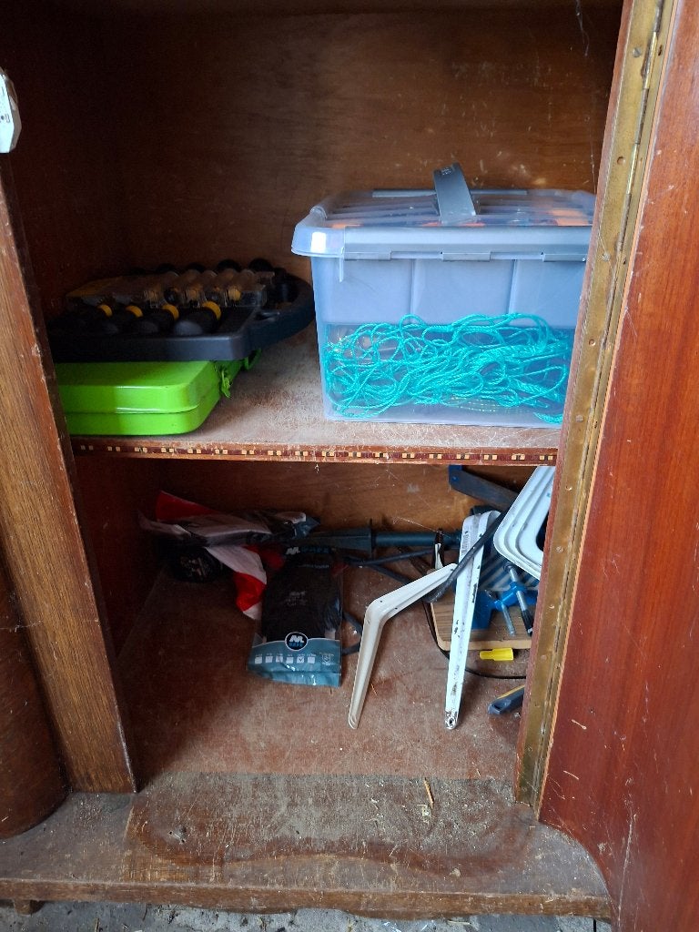Gratis kast., Maison & Meubles, Armoires | Penderies & Garde-robes, Avec tablette(s), Moins de 100 cm, 150 à 200 cm, Enlèvement