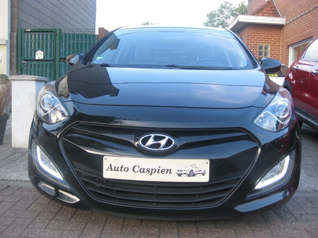Hyundai i30 1.4i essence 1er Propriétaire Clim Cuir Garantie, Autos, Hyundai, Cuir, Euro 5, Achat, Entreprise