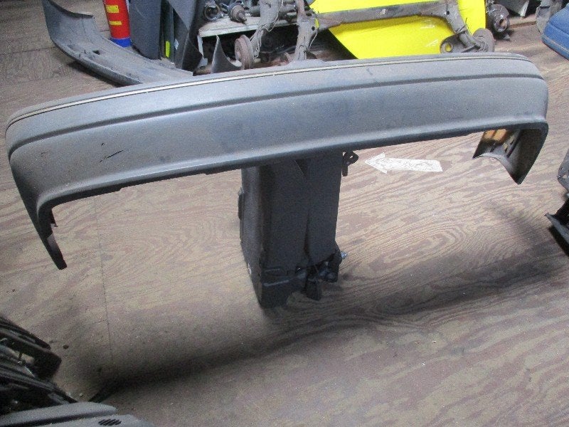 BUMPER ACHTER Ford Escort 5 (AAL / ABL) (01-1990/01-1995), Gebruikt, Achter, Bumper, Henry-Ford-Straße  1
50735  Köln, DE