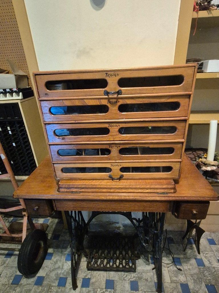 Antiek houten Troïka fourniturenkastje uit de jaren '30, Antiek en Kunst, Ophalen