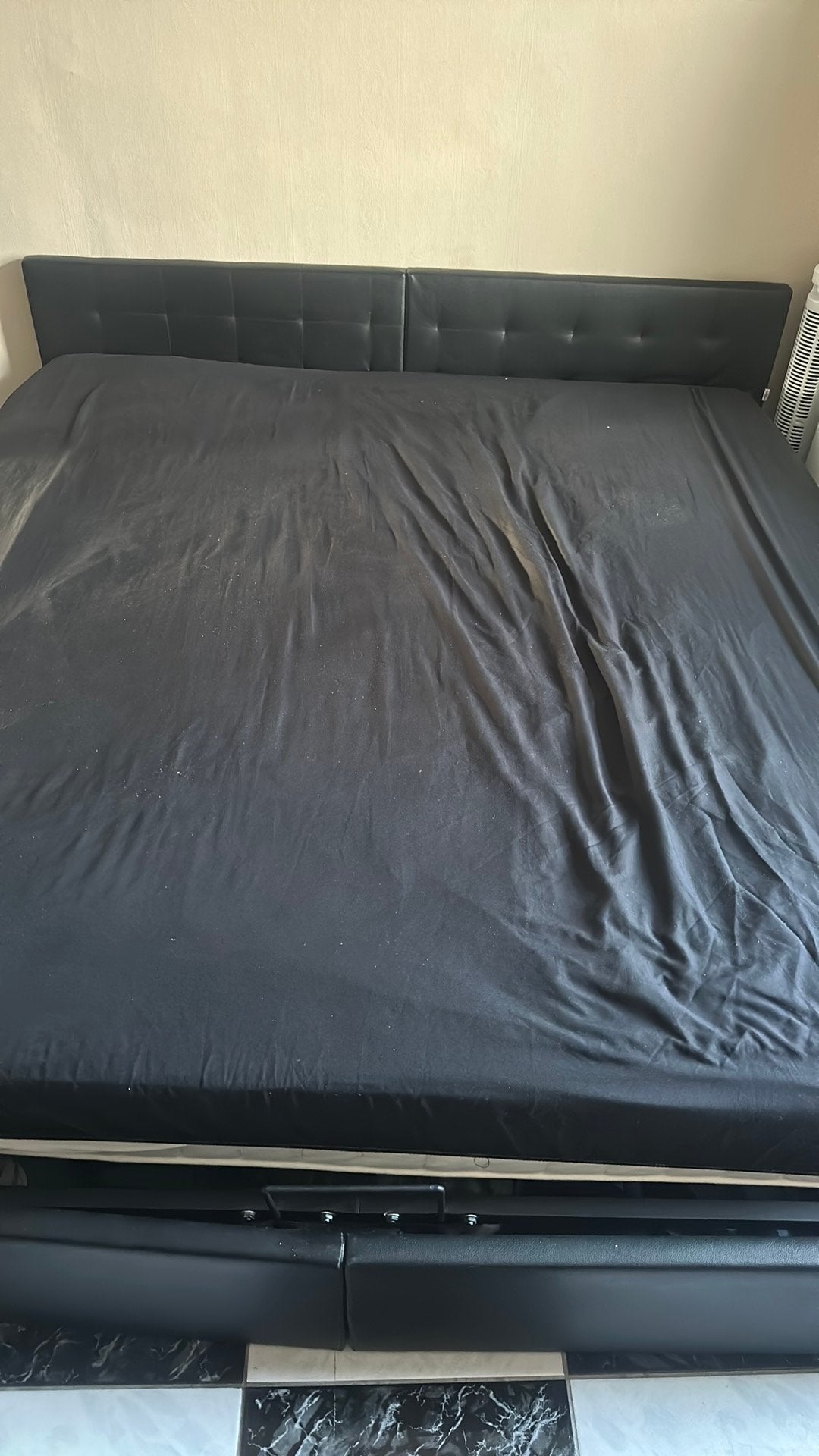 Lit box a latte avec matelas 180x200 en cuir noir, Maison & Meubles, Chambre à coucher | Lits, Enlèvement, Comme neuf, Noir