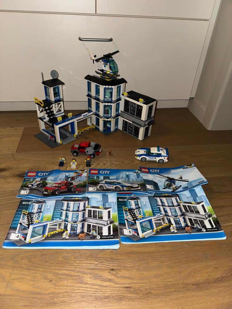 Lego City 60141 Politiekantoor, Ophalen of Verzenden, Gebruikt, Complete set, Lego