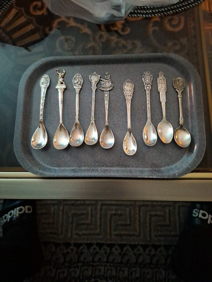 Prachtige kavel van 9 vintage verzilverde souvenirlepels (o., Antiquités & Art, Enlèvement