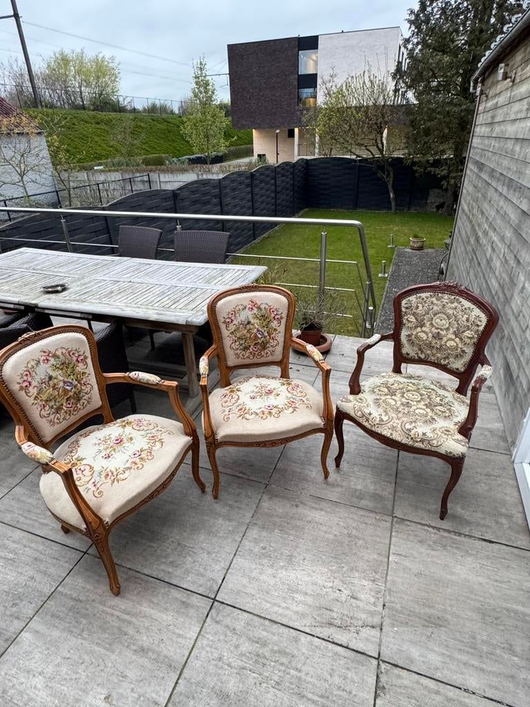 Louis XV antieke armstooelen - Gobelin, Enlèvement