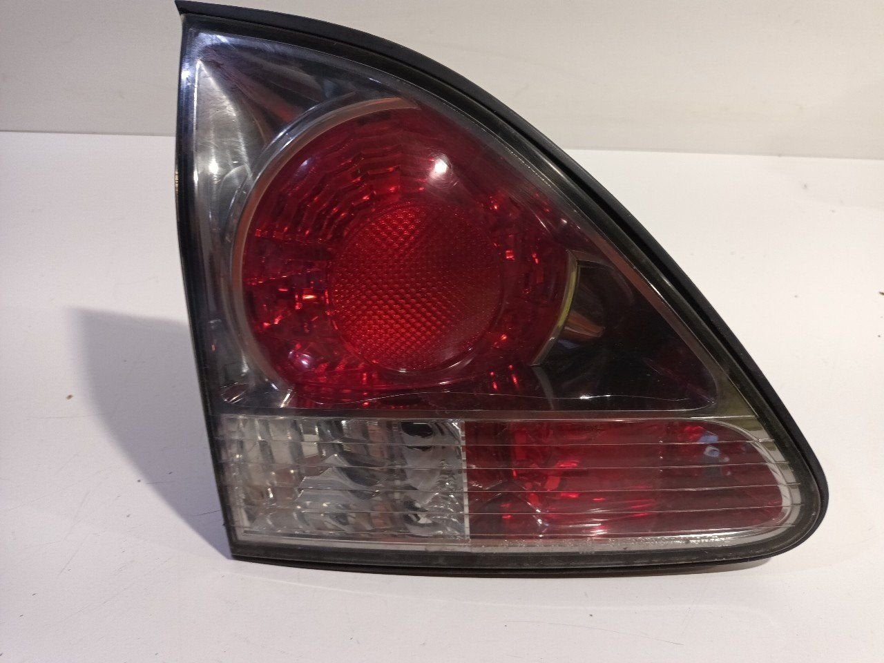 Achterlicht kofferdeksel achterklep links Lexus RX, Onderdelen@venauto.nl, Van der Ven Autorecycling B.V., Gebruikt, Ettenseweg 76, 4706 PB Roosendaal, The Netherlands