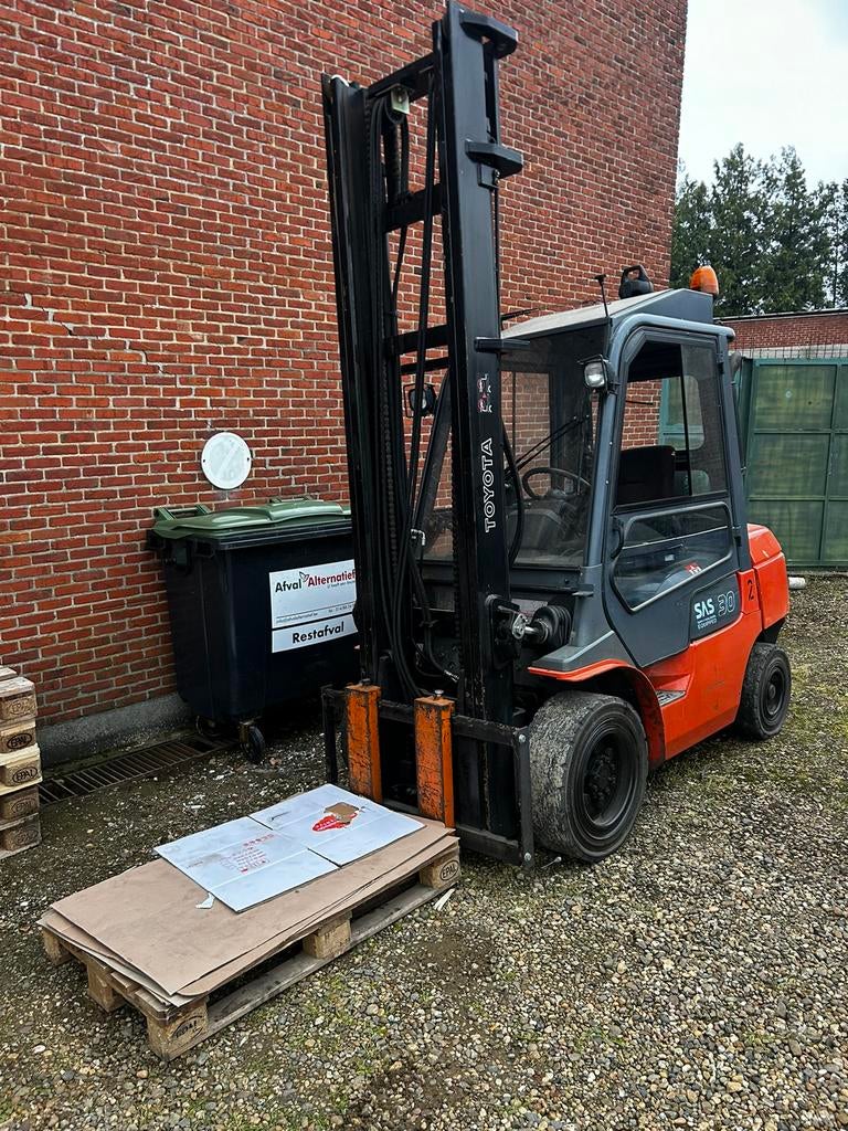 Toyota heftruck 2004 met gasfles werkt goed, Zakelijke goederen, Ophalen, LPG, Heftruck
