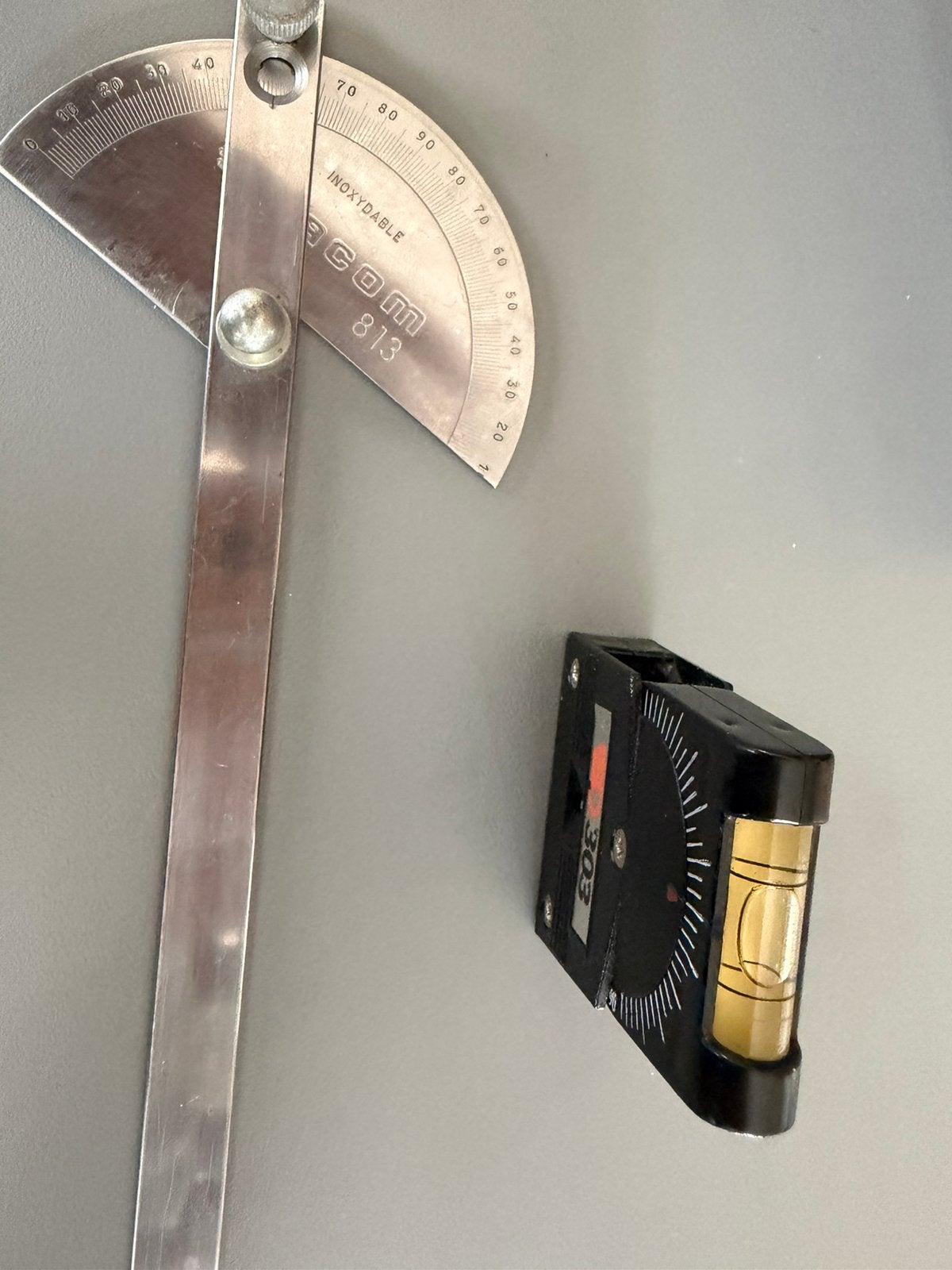 Facom hoek- en magnetische niveaumeter met gradenboog, Doe-het-zelf en Bouw, Meetapparatuur, Ophalen, Zo goed als nieuw