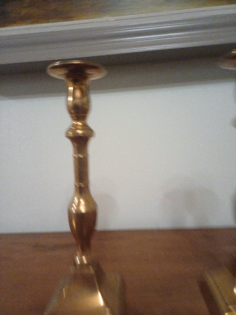 2  zware  kandelaars in koper , samen 15  HOOGTE  26 cm, Antiek en Kunst, Ophalen