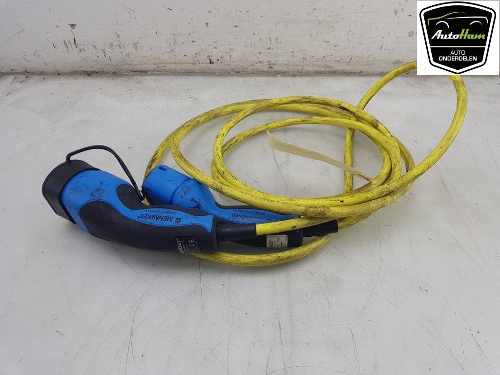 LAADKABEL BMW X5 (F15) (01-2013/07-2018) (|30644860|), Gebruikt, BMW, Petuelring 130
80809  München, DE, Bayerische Motoren Werke AG