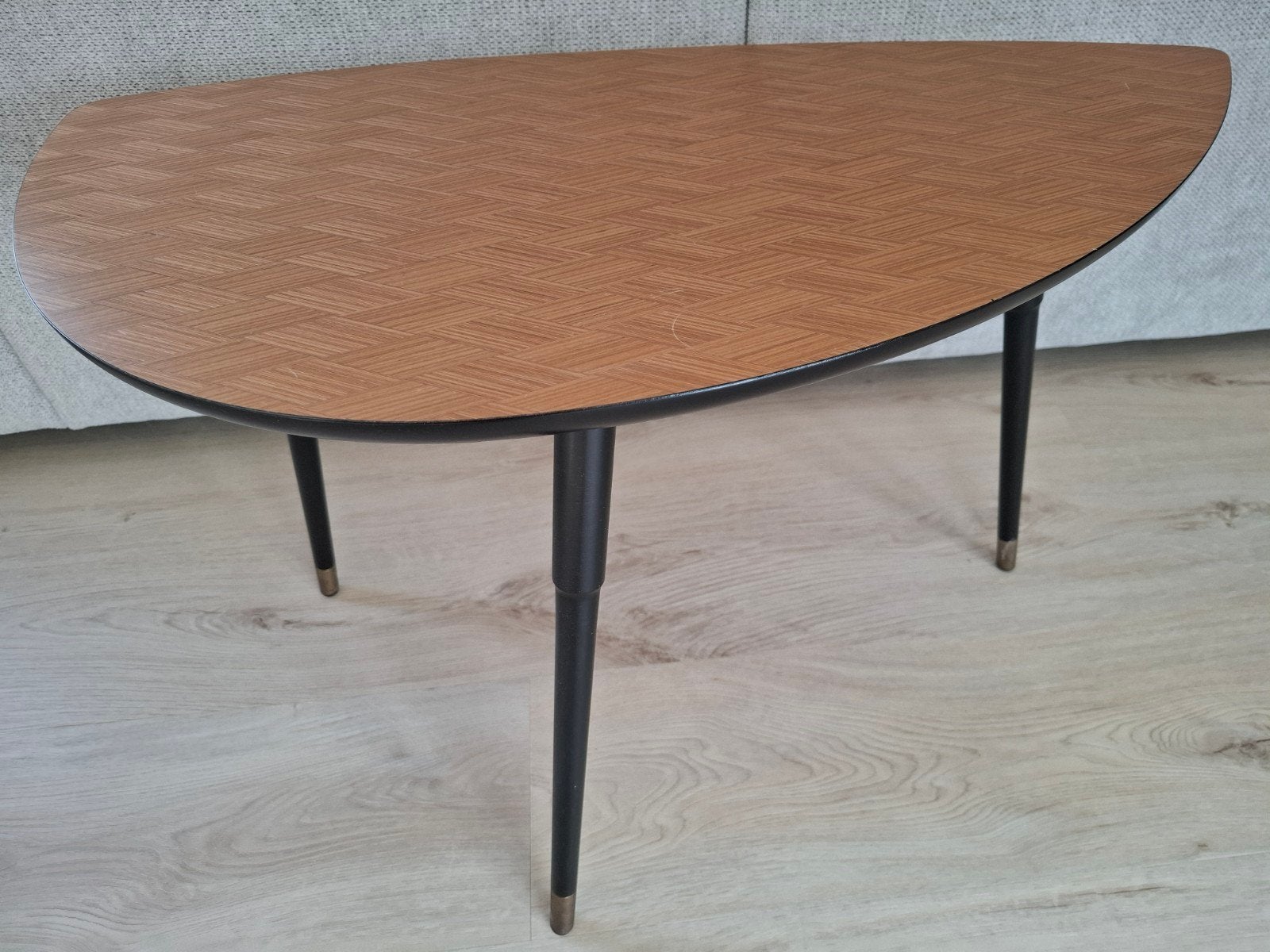 bijzettafel zeer goede staat, Ophalen
