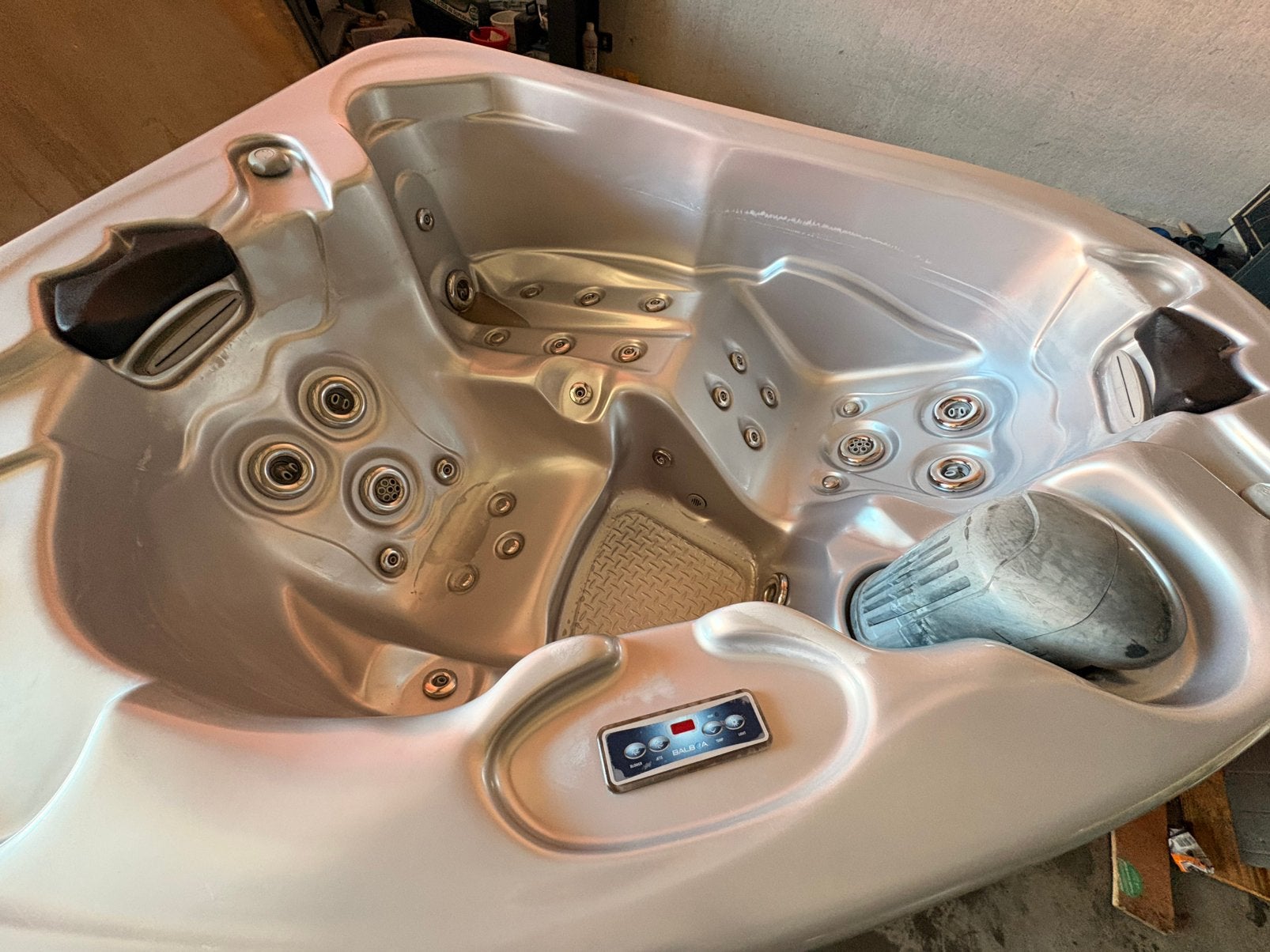 JACUZZI VOOR 2 PERSONEN - Gratis levering, Ophalen, Zo goed als nieuw