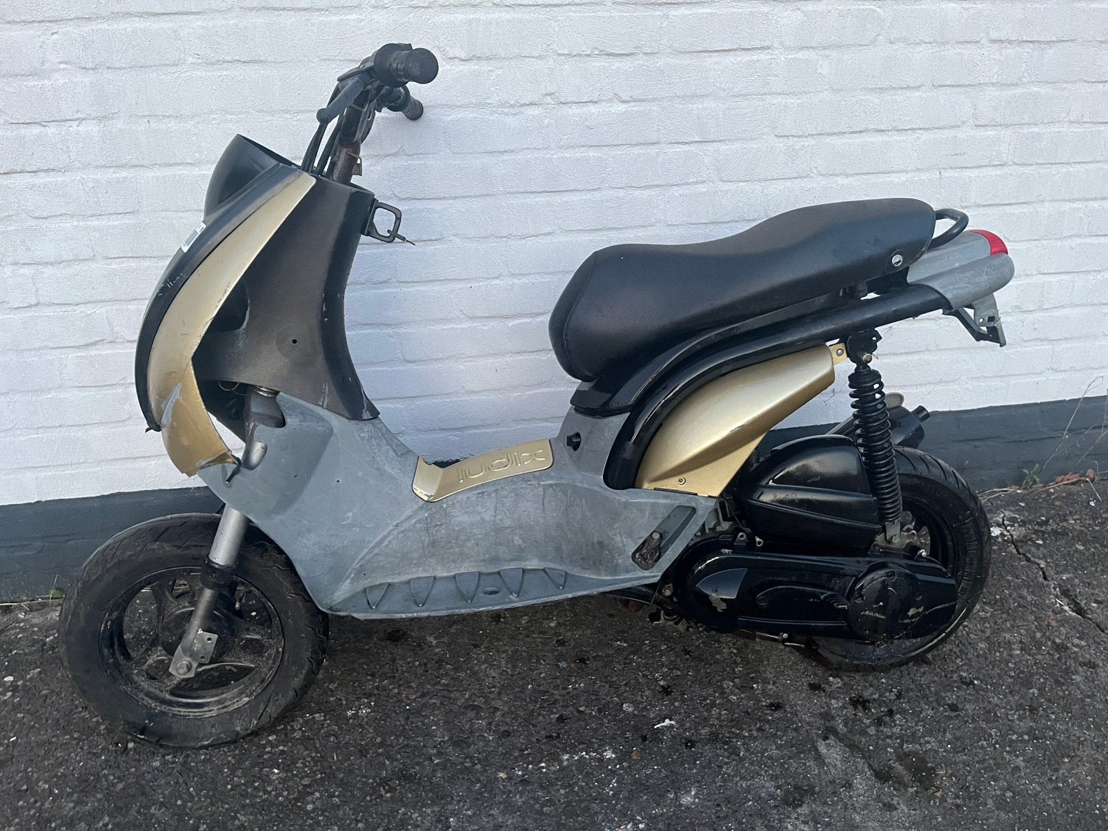 Peugeot Ludix A-klasse brommer (kader met papieren), Fietsen en Brommers, Ophalen, Gebruikt, Overige modellen, Klasse A (25 km/u)