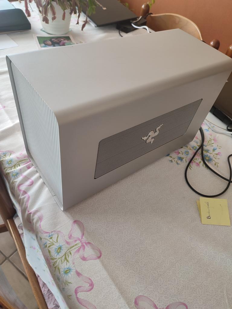 Egpu Razer core x chroma + nvidia gtx 1070, Ophalen, Laptop