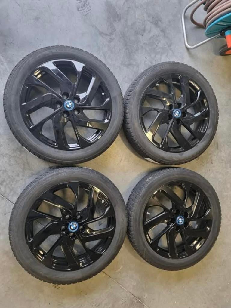 Velgen + winterbanden 4 stuks ( 3 maand oud ), Auto-onderdelen, Banden en Velgen, Ophalen of Verzenden, Winterbanden, Velg(en)
