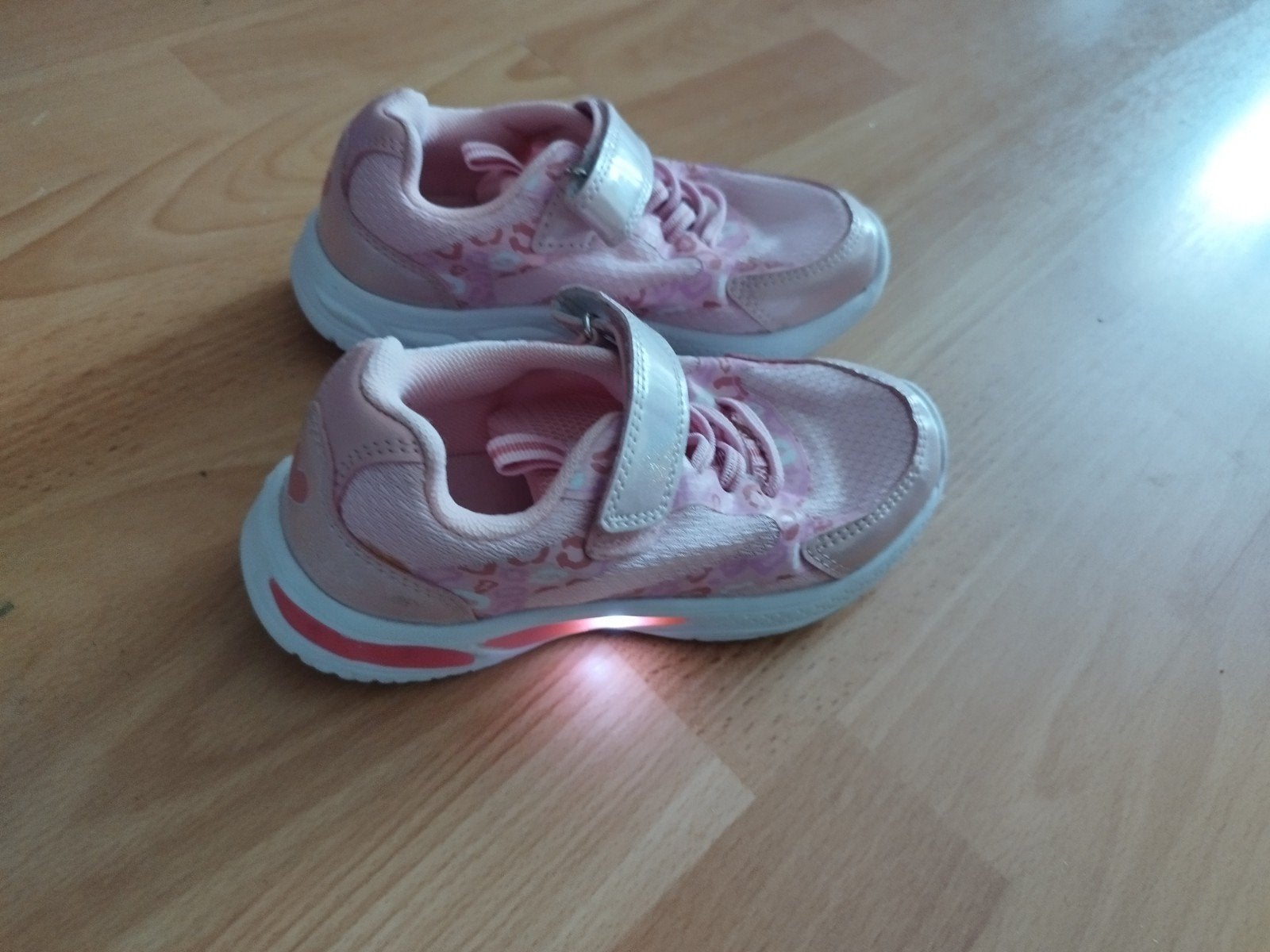 Chaussure fille pointure 29 avec lumière, Enlèvement